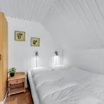 Three-bedroom In Feriehus