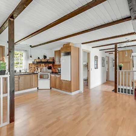 Vakantiehuis Three-bedroom In *