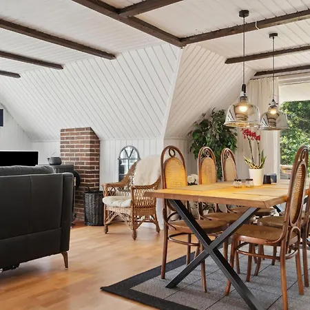 Vakantiehuis Three-bedroom In *